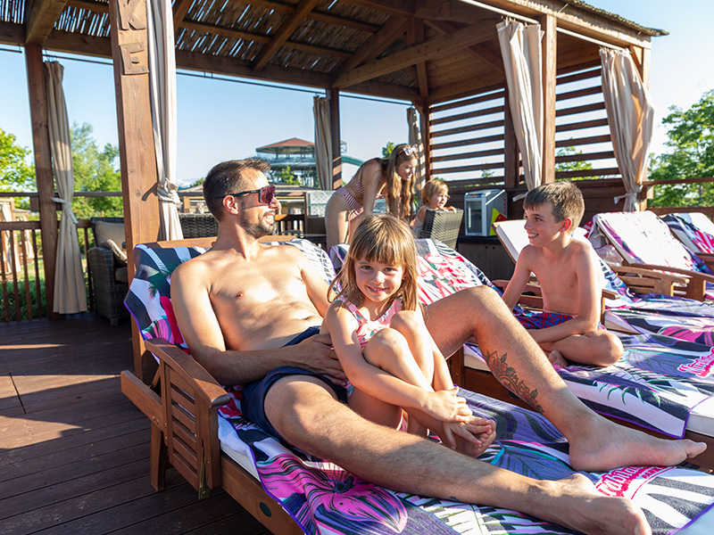 Mirabeach VIP areas: Gazebos, Balinese sunbeds, villas